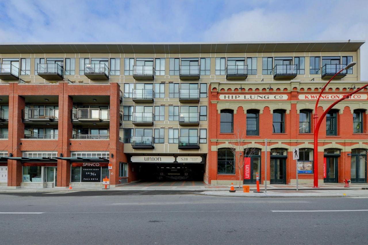 Gorgeous Old Town Condo With Patio And Parking! Victoria Extérieur photo
