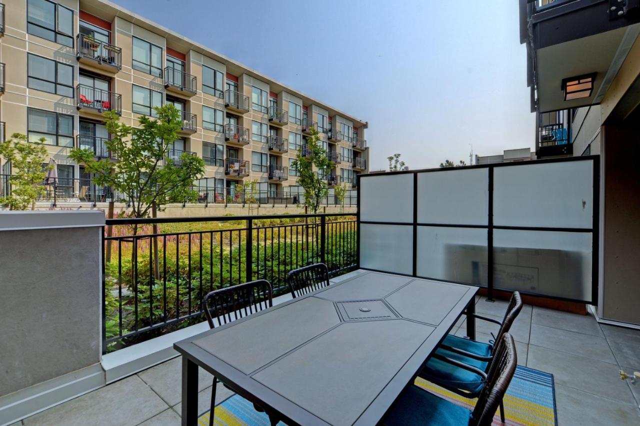 Gorgeous Old Town Condo With Patio And Parking! Victoria Extérieur photo