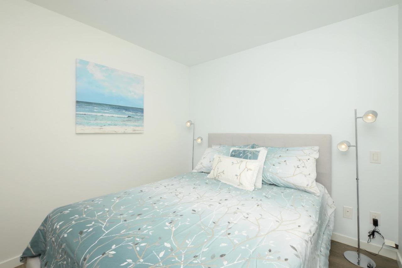 Gorgeous Old Town Condo With Patio And Parking! Victoria Extérieur photo