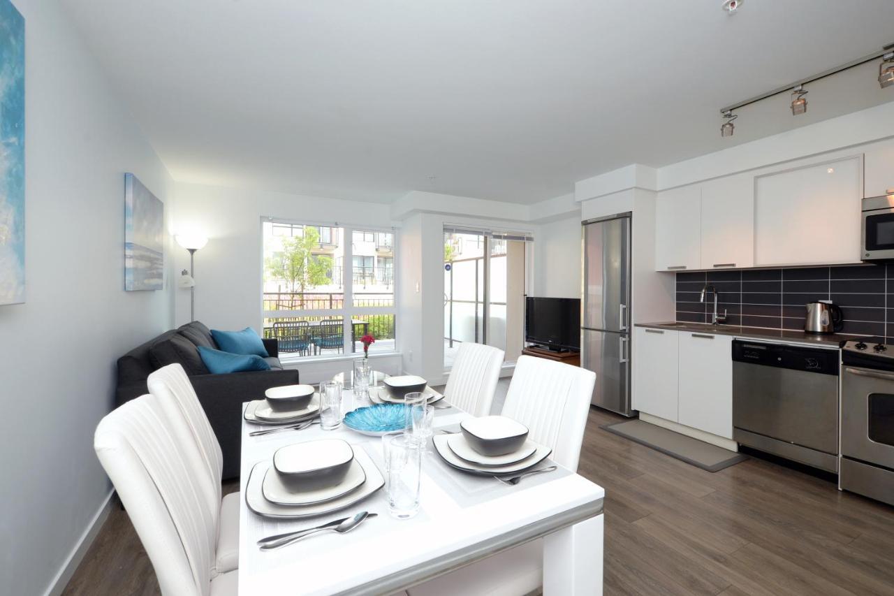 Gorgeous Old Town Condo With Patio And Parking! Victoria Extérieur photo