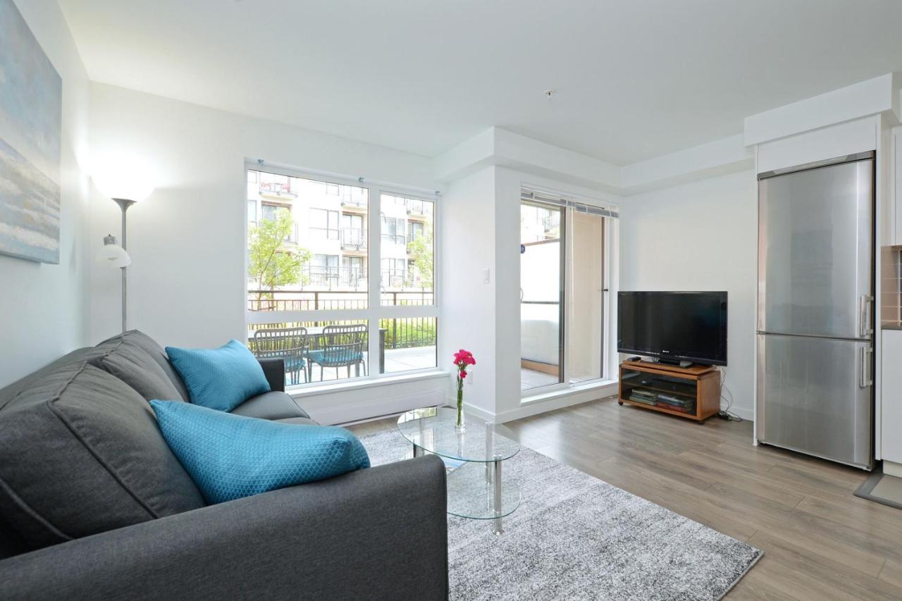 Gorgeous Old Town Condo With Patio And Parking! Victoria Extérieur photo